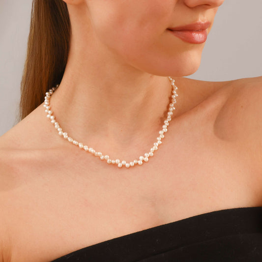 Asymmetric Pearl Choker Necklace