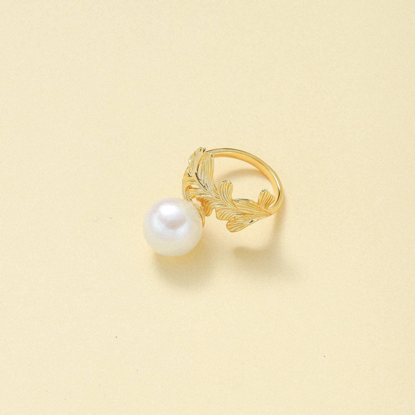 Pearl Ring with Leaf Setting