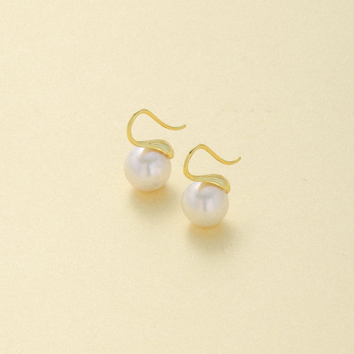 Hook Pearl Earrings