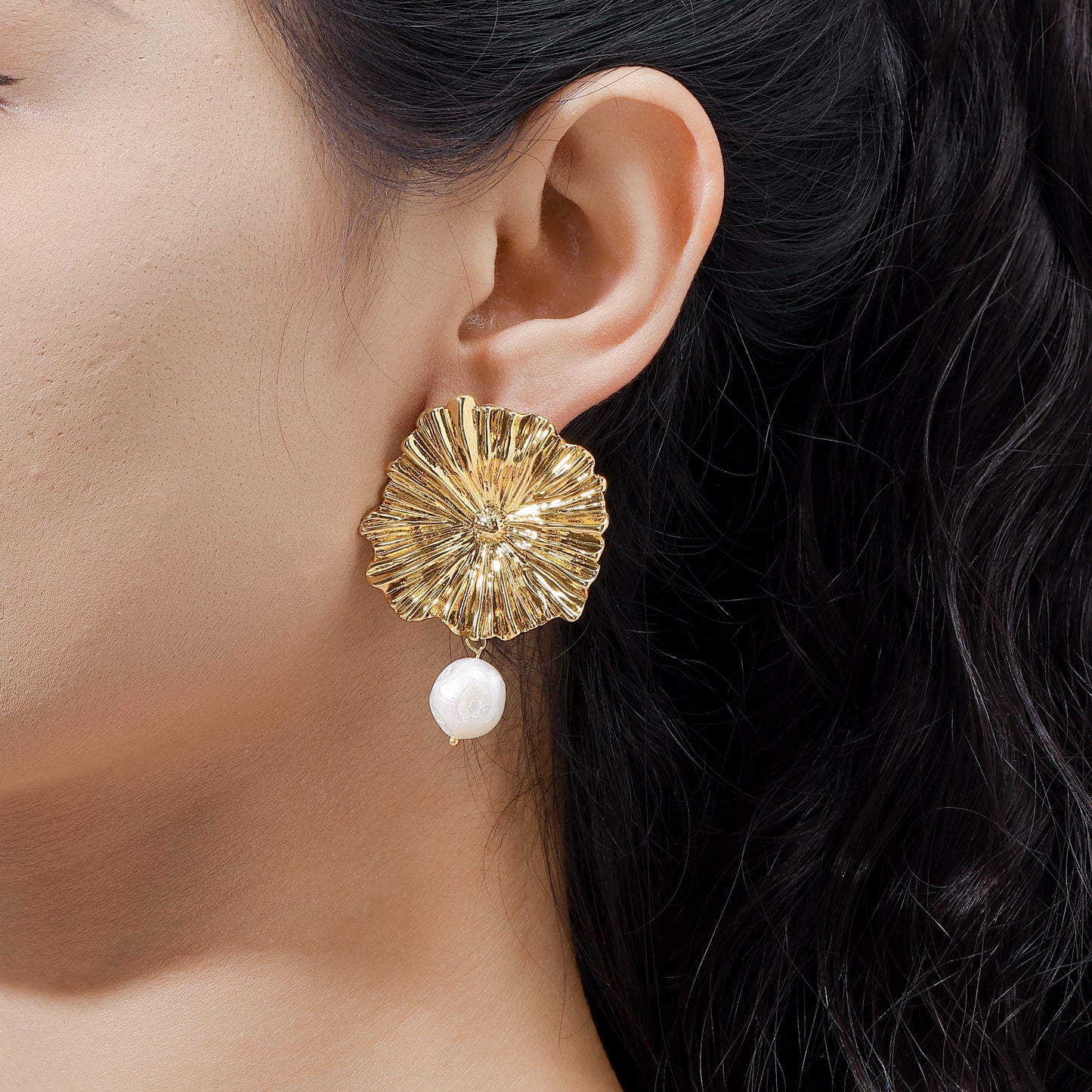 Daisy Floral Pearl Earrings