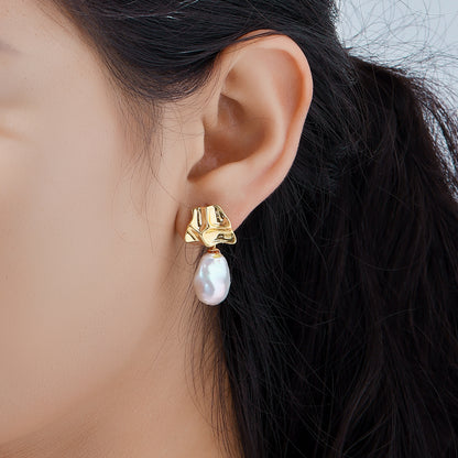 Drop-Shaped Pearl Earrings