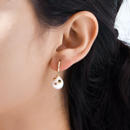 Pearl Earrings with Crystals