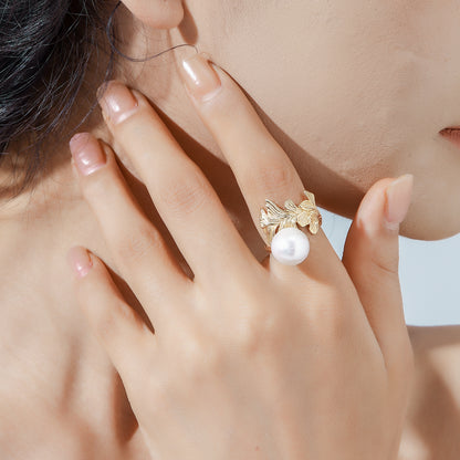 Pearl Ring with Leaf Setting