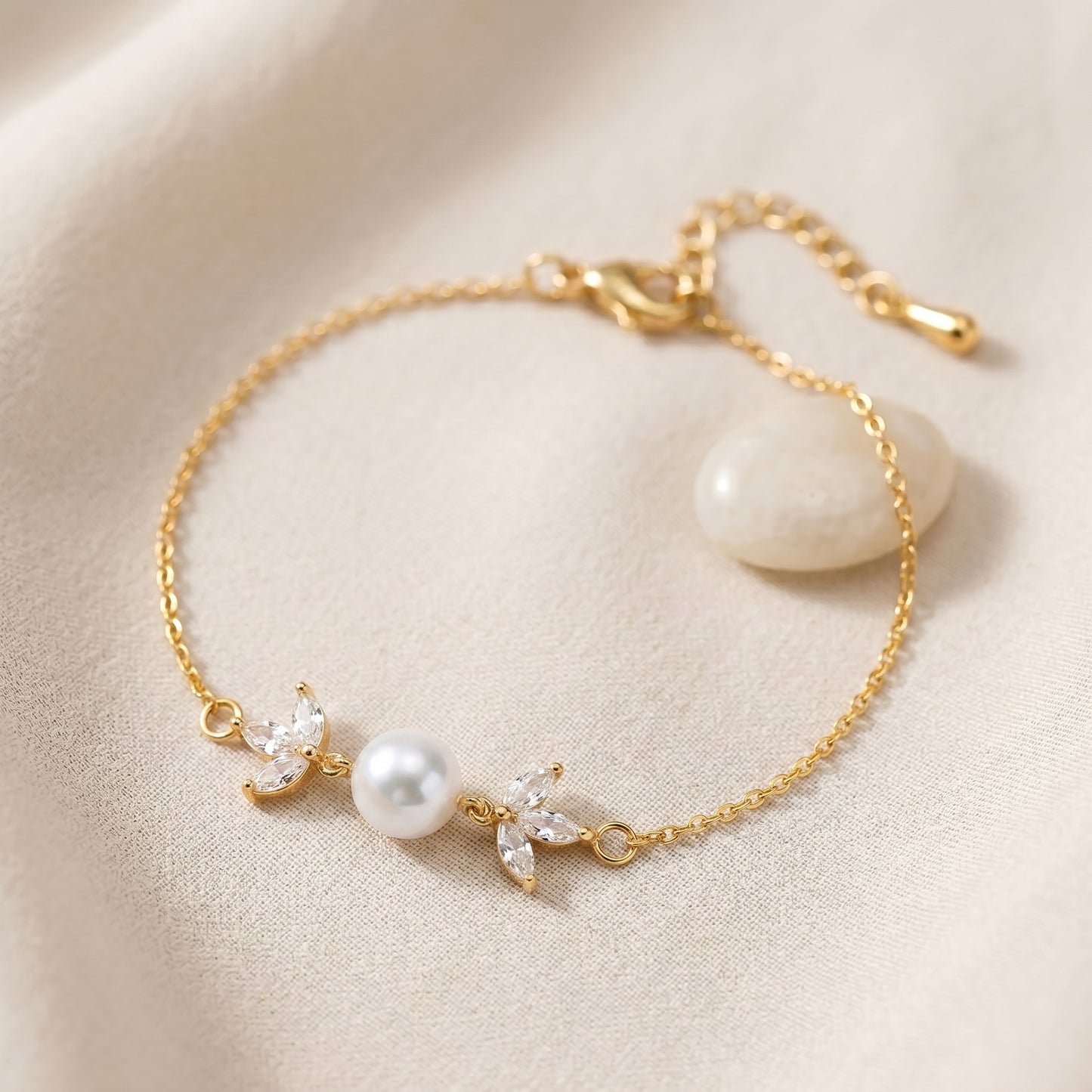 Dainty Pearl Bracelet in 18K Gold