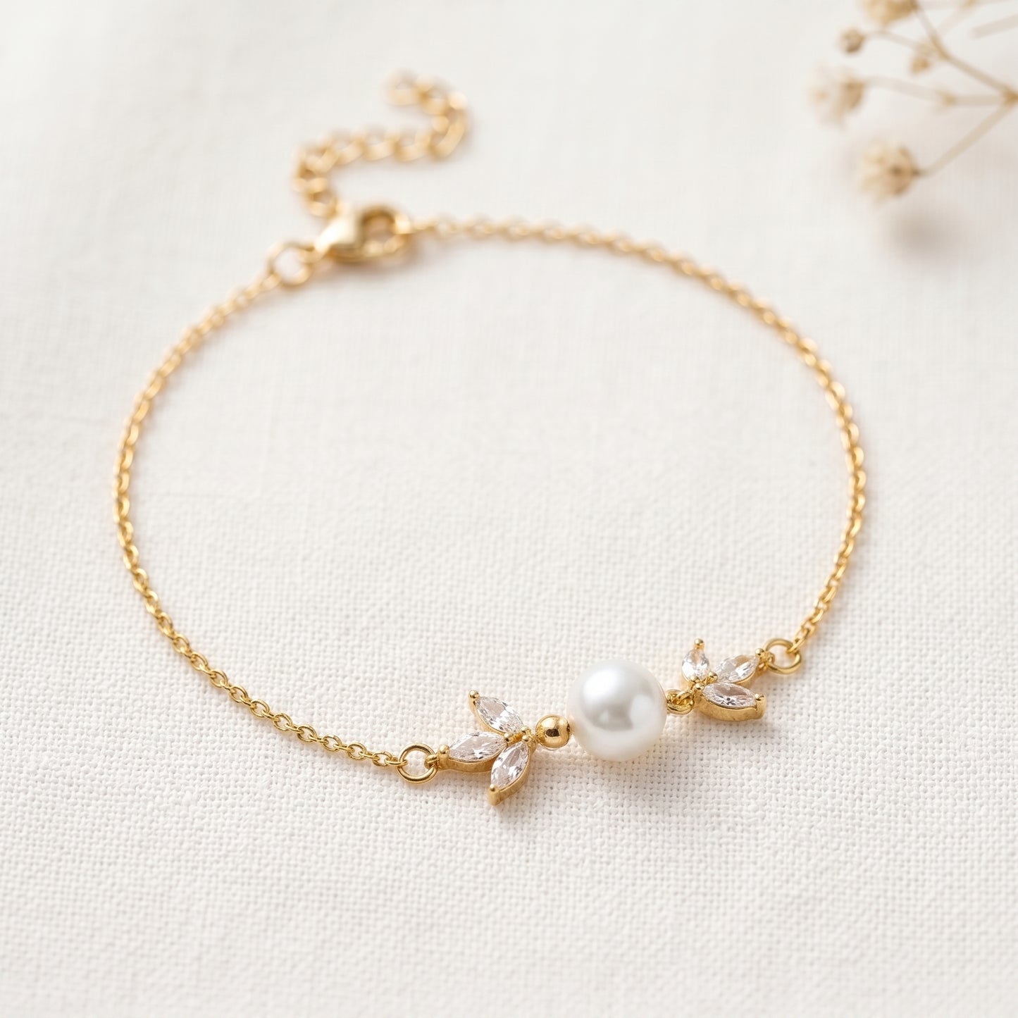 Dainty Pearl Bracelet in 18K Gold