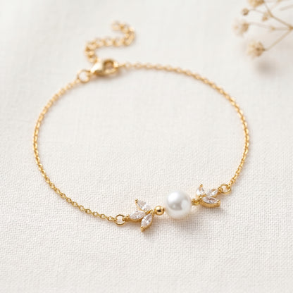 Dainty Pearl Bracelet in 18K Gold