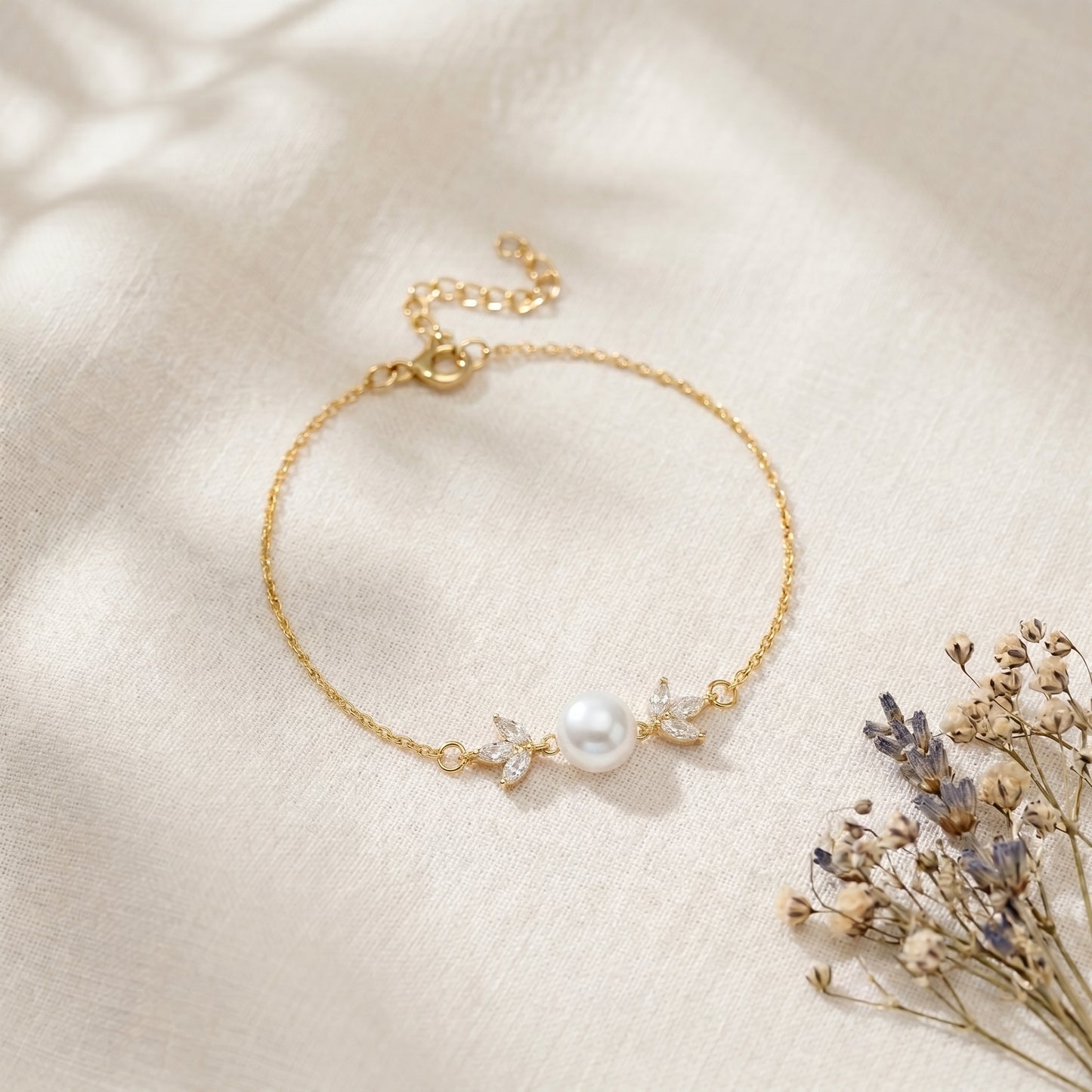 Dainty Pearl Bracelet in 18K Gold