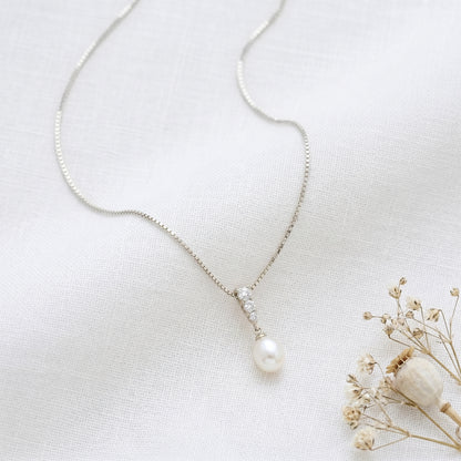 Freshwater Pearl Pendant Necklace in Sterling Silver