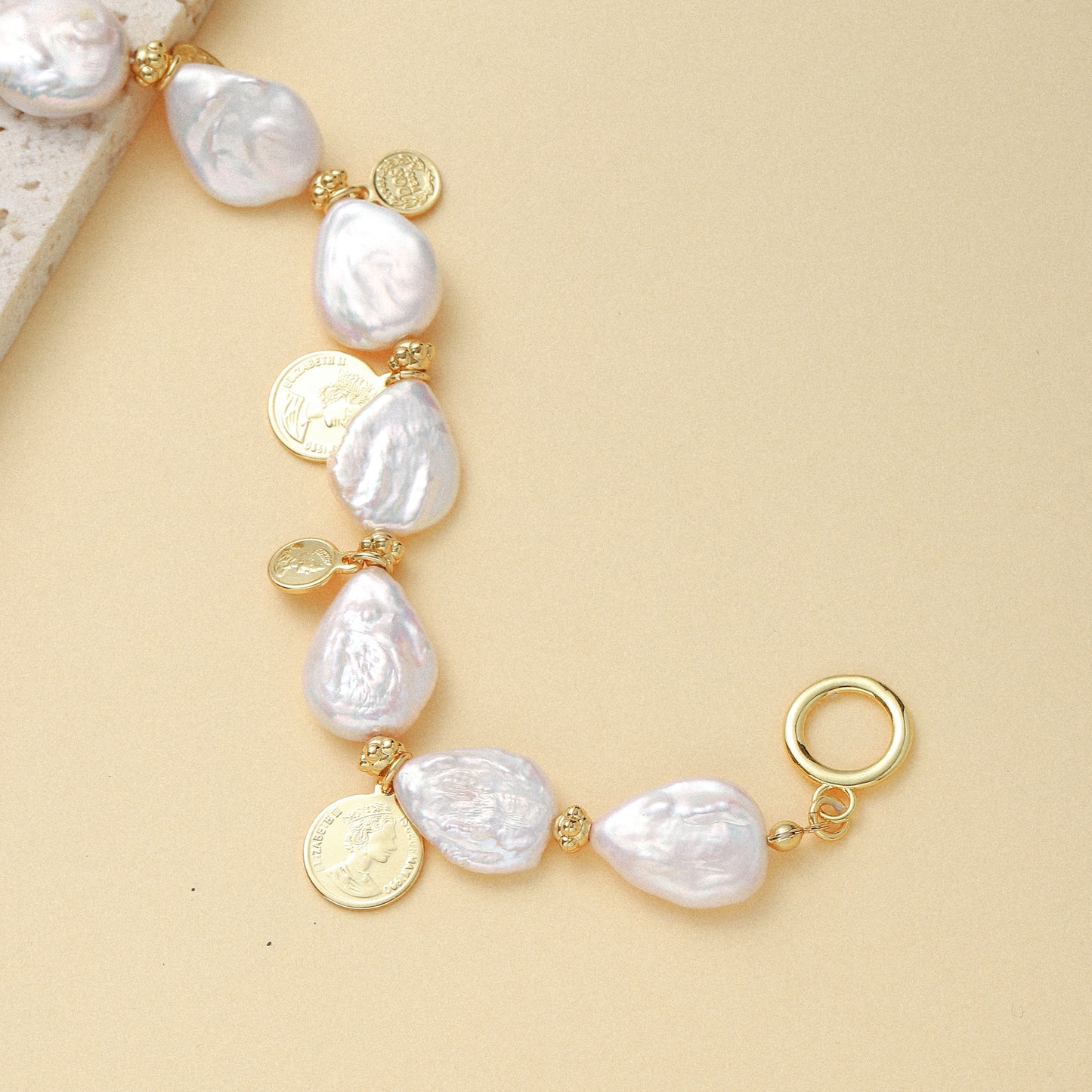 Coin-Shaped Baroque Pearl Bracelet