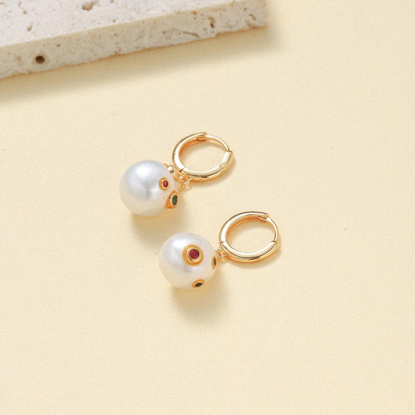 Pearl Earrings with Crystals