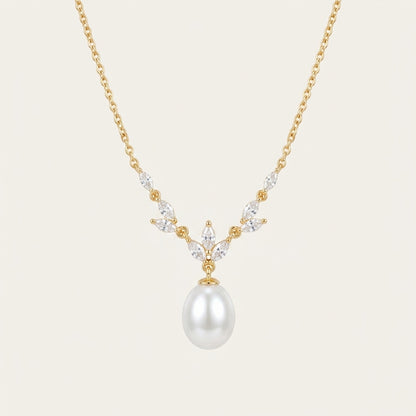 Dainty Teardrop Pearl Necklace in 18K Gold