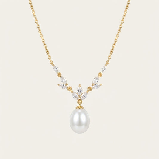 Dainty Teardrop Pearl Necklace in 18K Gold