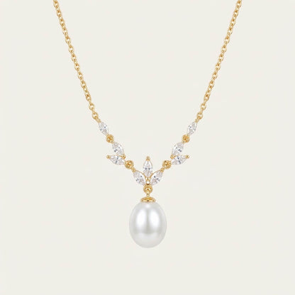 Dainty Teardrop Pearl Necklace in 18K Gold